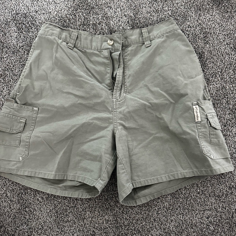 columbia light green shorts